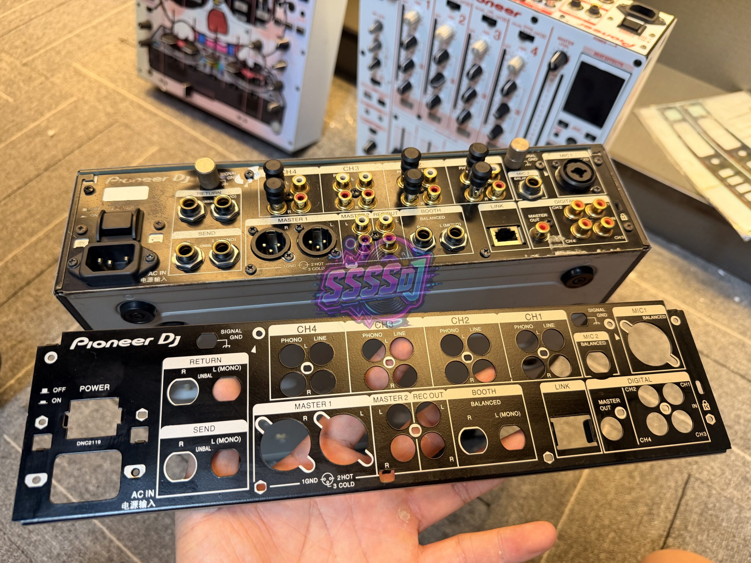 DJM-900NXS2 Rear Connection Panel