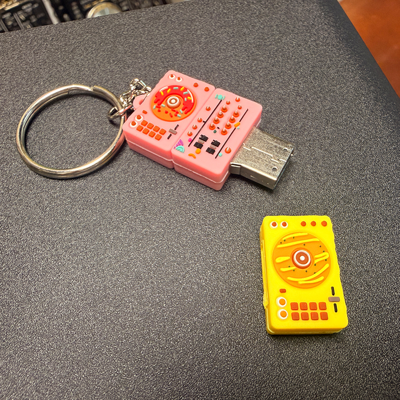 Donut DJ deck USB 3.0 high-speed flash drive main view 7