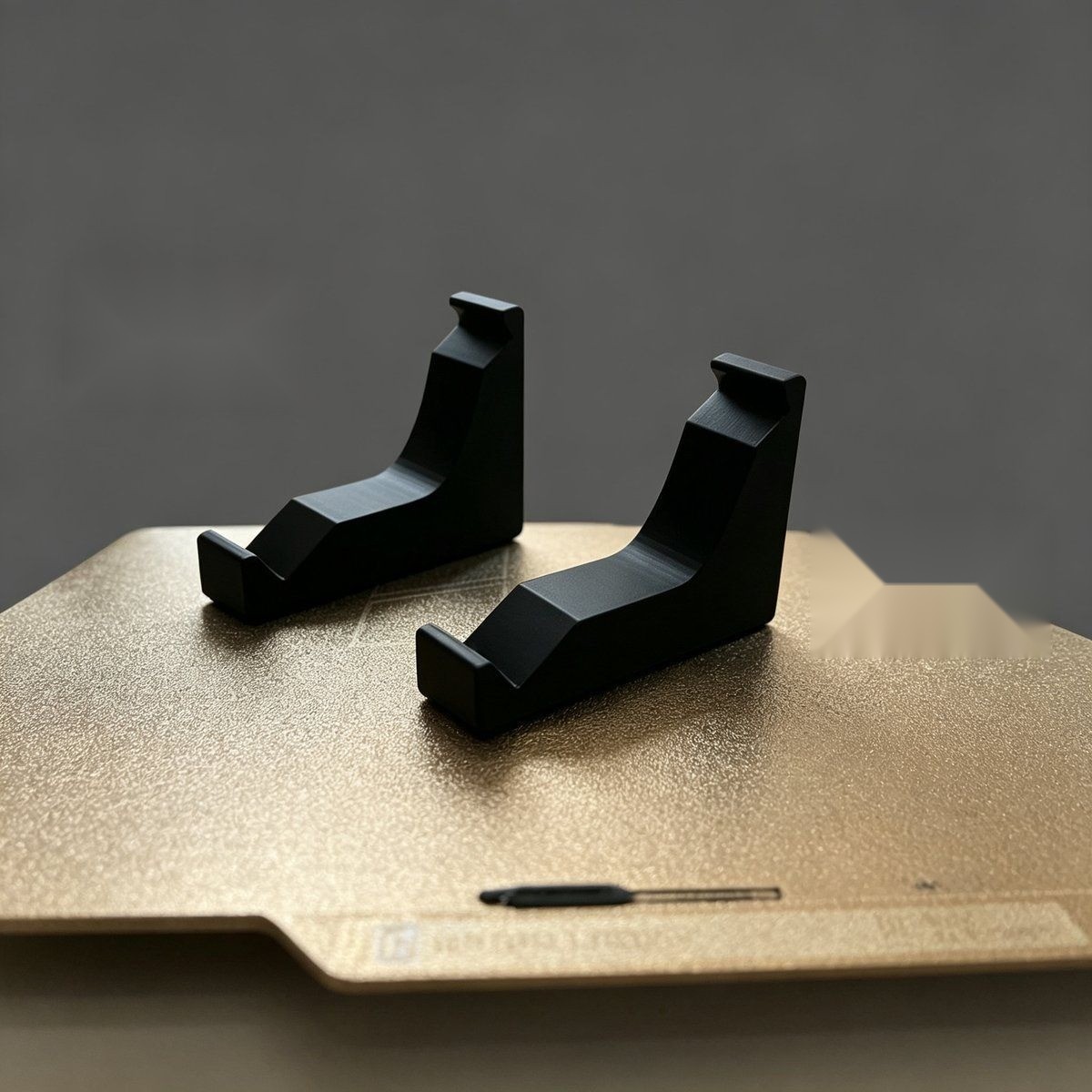 Numark DJ2GO Stand - Portable Tilted Riser - alternate view